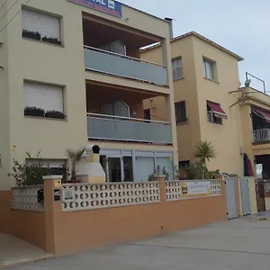 hostal-cubelles.catalonia-hotels.com/